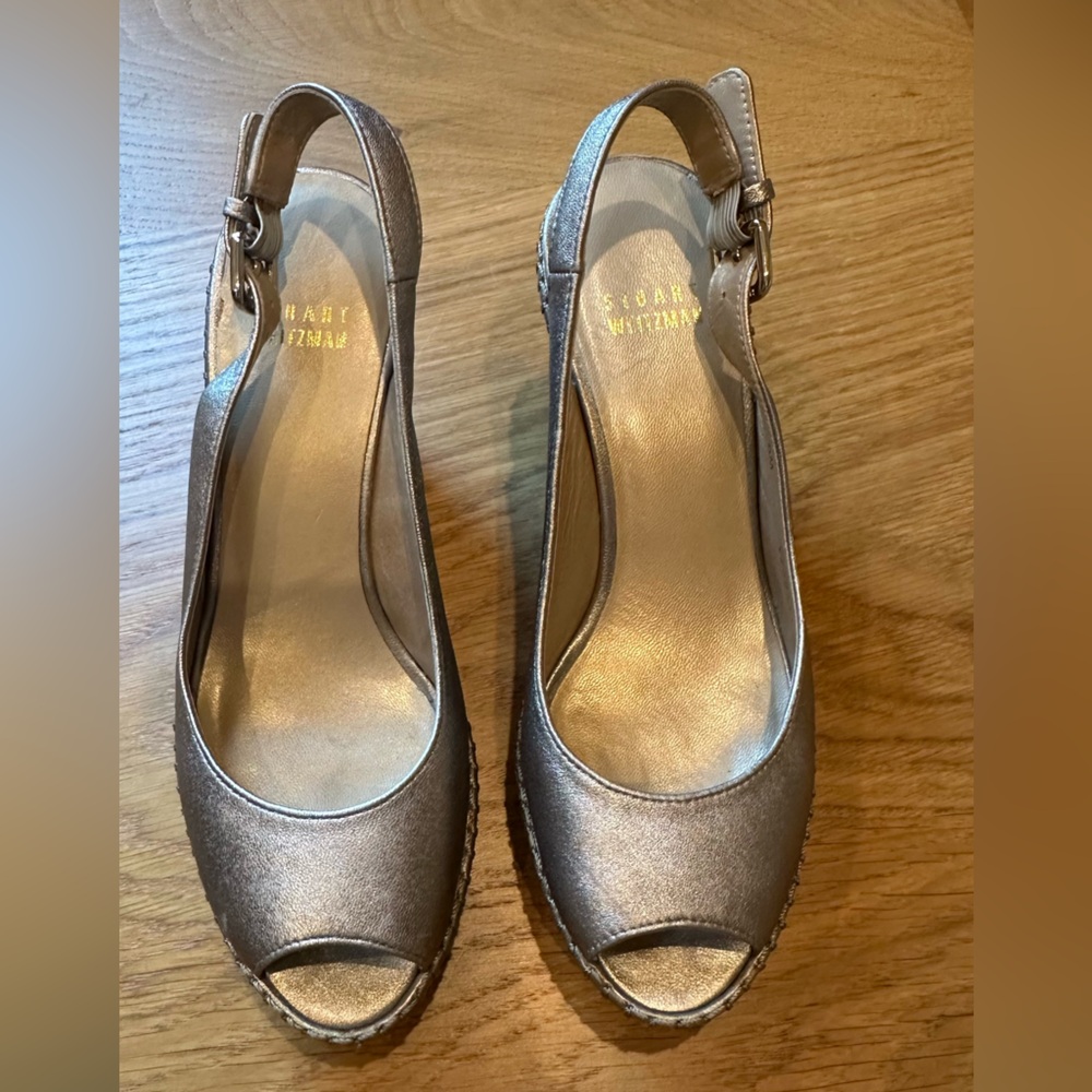 🖤 STUART WEITZMAN Brushed Gold Leather Wedge 🖤